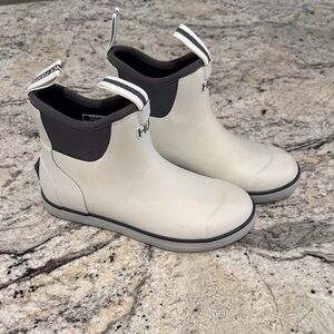 Huk Women’s White and Black Boots Size 7